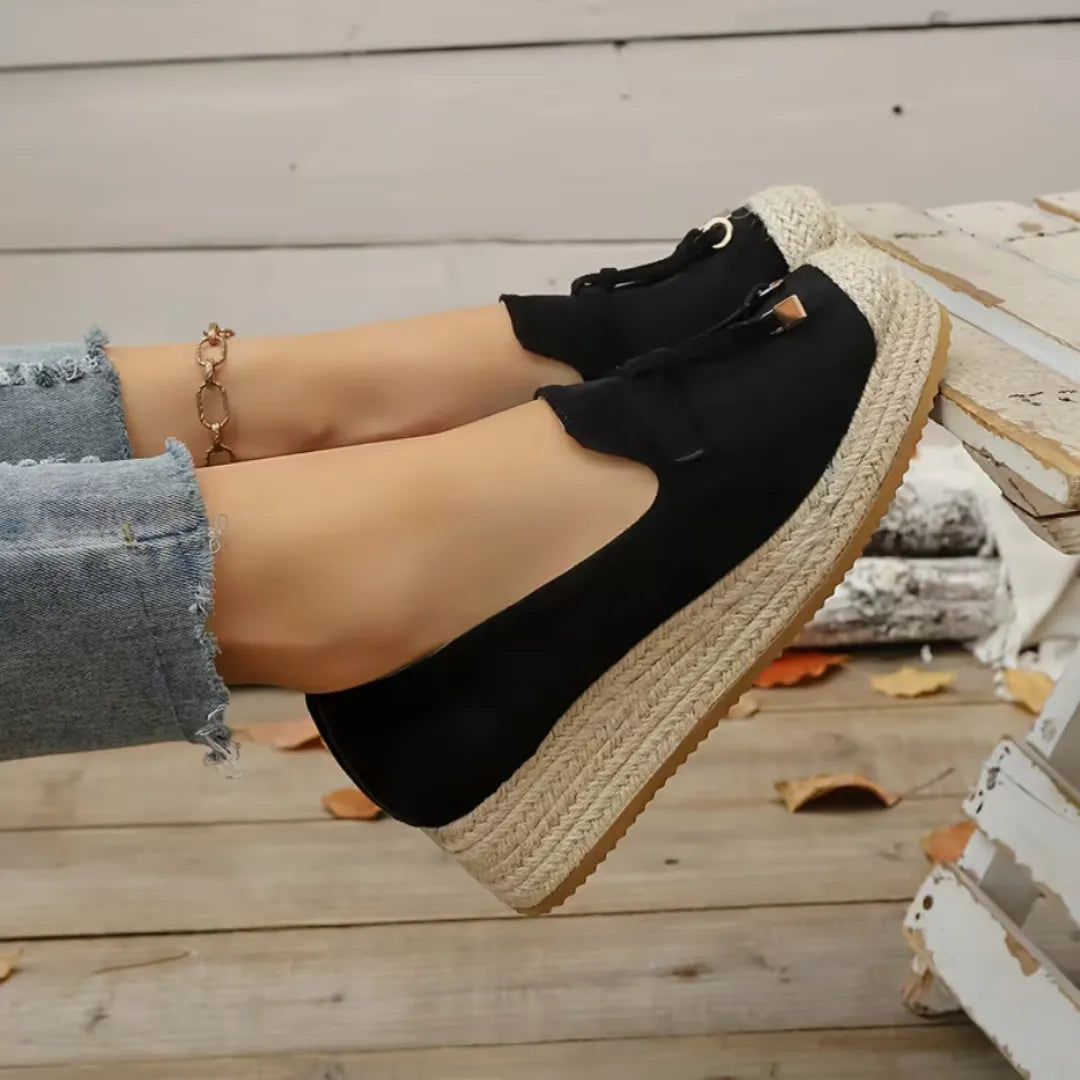 Azalea: Calzado con cuña cómodo