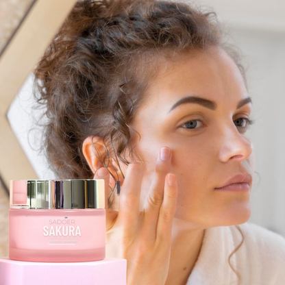 Sakura: Crema de colágeno y extracto de cerezo
